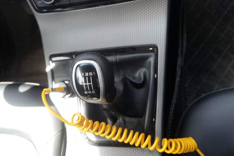 Used Geely Auto Emgrand GS 2016 Elegant Edition 1.8L Manual LingShang Model Gear Lever