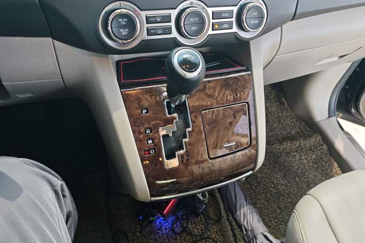 Used Mazda 8 2013 2.5L Ultimate Edition