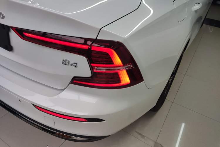 Used Volvo S60 2025 B4 Zhiyi Luxury Edition
