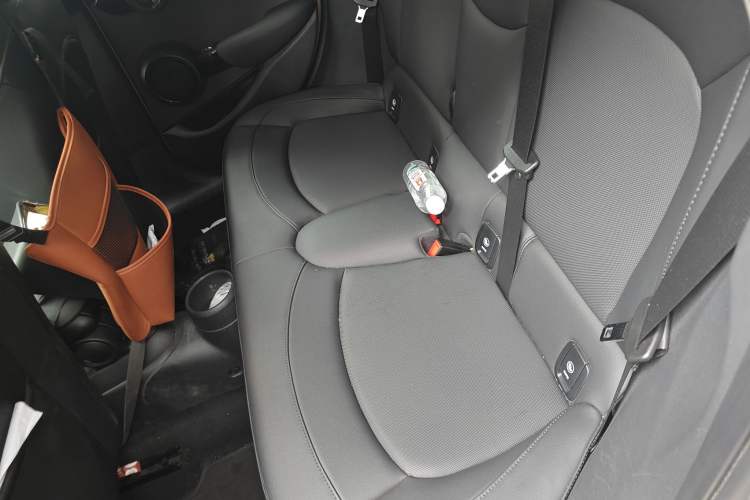 Used MINI 2023 Updated 1.5T COOPER Artist Five-Door Edition Left Rear Seat