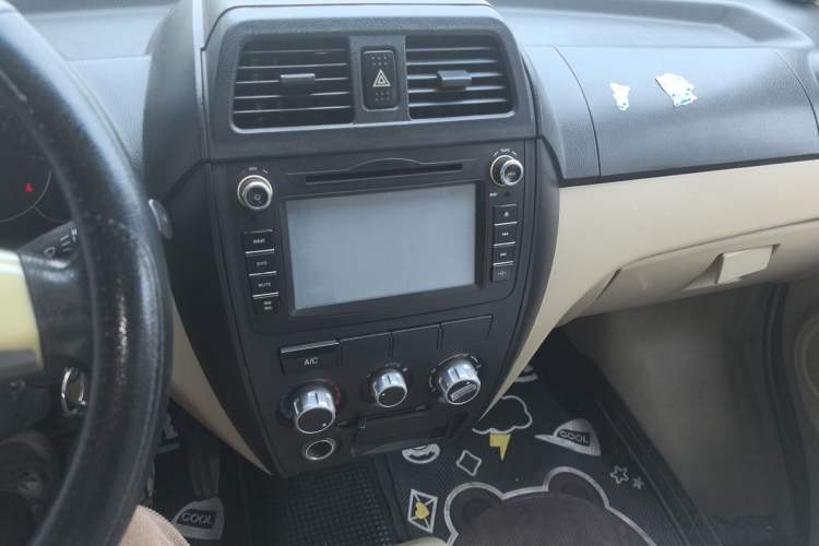 Used Dongfeng Xiaokang C37 2012 1.4L Comfort Version DK13-06 Audio And AC Panel