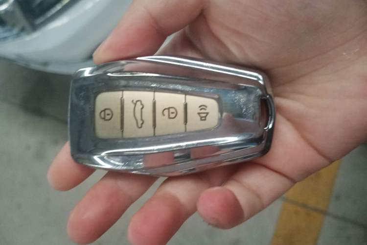 Used Geely Auto Emgrand 2019 Leading Edition 1.5L CVT Luxury Model China VI Standard
