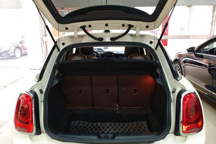 Used MINI 2019 1.5T ONE Five-Door Edition Trunk