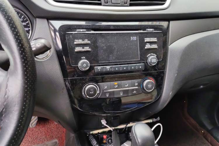 Used Nissan X-Trail 2016 2.0L CVT Smart Enjoyment Version 4WD Audio And AC Panel