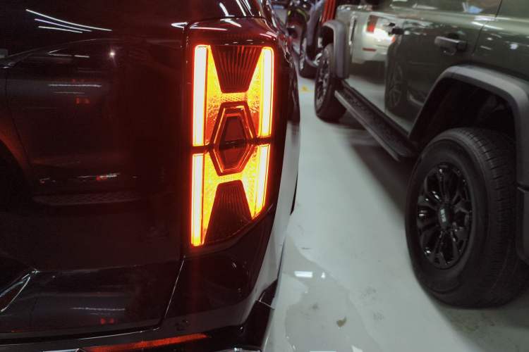 Used GAC Trumpchi ES9 2024 PHEV with 143 km Max