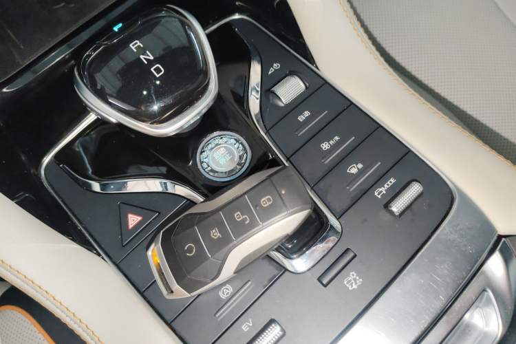 Used BYD Song PLUS New Energy 2021 DM-i 110KM Flagship PLUS Interior 1