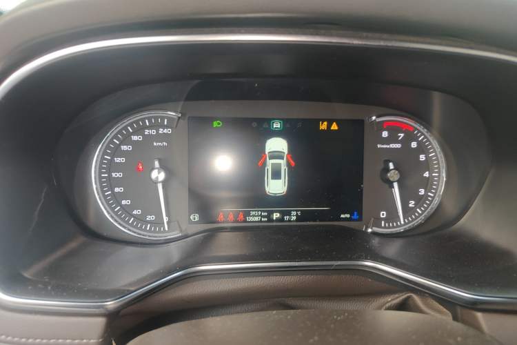 Used Roewe RX8 2018 30T Smart Connectivity All-Wheel Drive Supreme Edition
