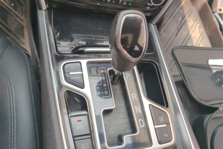 Used Geely Auto Emgrand GT 2016 1.8T Zunya Model Gear Lever