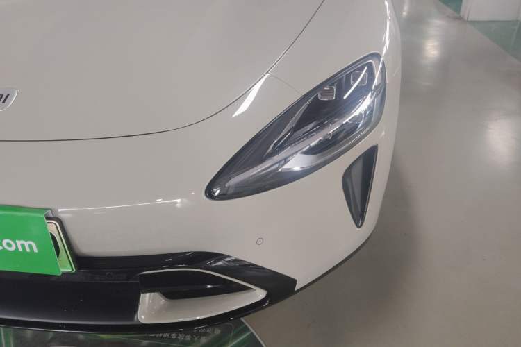 Used Xiaomi Auto SU7 2024 Four-Wheel Drive Ultra-Long Range Advanced Intelligent Driving Max Edition
