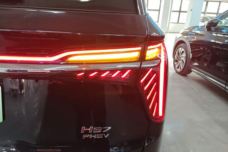 Used Hongqi HS7 PHEV 2024 2.0T PHEV Four-Wheel Drive Flagship Edition 6 Seats