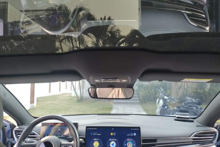 Used BYD Seal 2022 550 km Standard Range Rear-Wheel Drive Prestige Version Headliner