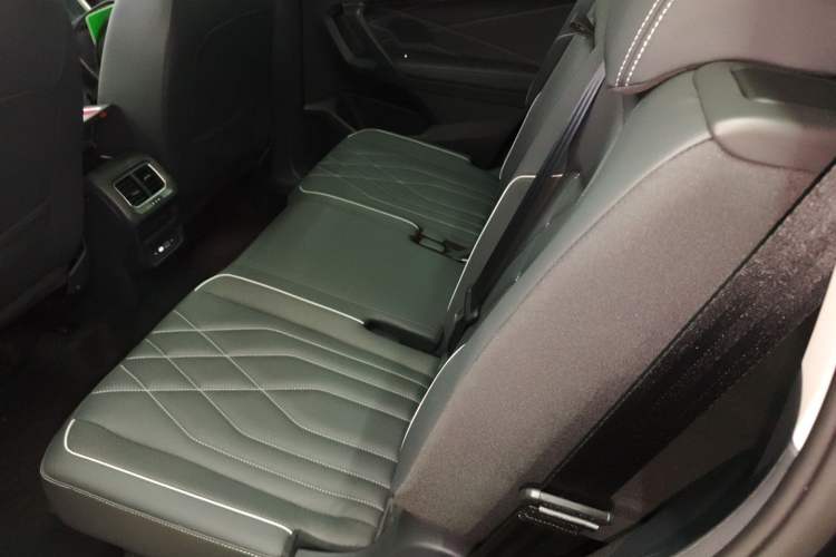 Used Volkswagen Tiguan L 2024 380TSI Automatic All-Wheel Drive R-Line Enhanced 7-Seater