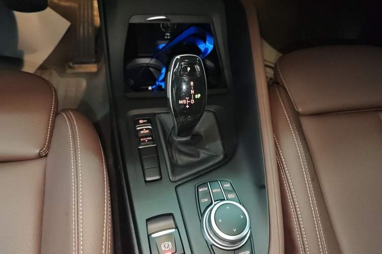 Used BMW X1 2021 sDrive25Li Leading Model Gear Lever