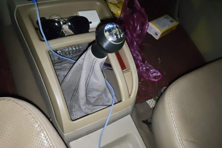 Used Foday Explorer Ⅲ 2014 2.0T Manual Diesel Version Gear Lever