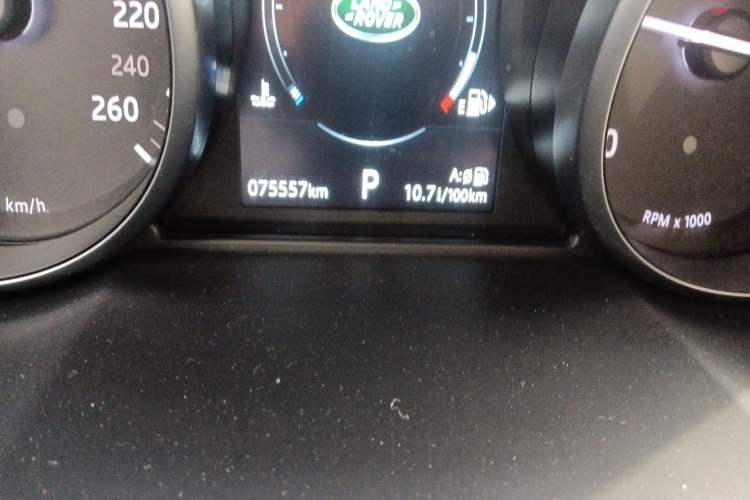 Used Land Rover Range Evoque 2018 240 PS SE Smart Brilliance Edition Odometer Close Up