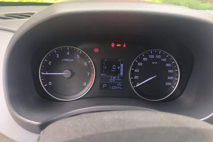 Used Hyundai ix25 2015 1.6L Automatic Two-Wheel-Drive Deluxe DLX Model Instrument Cluster