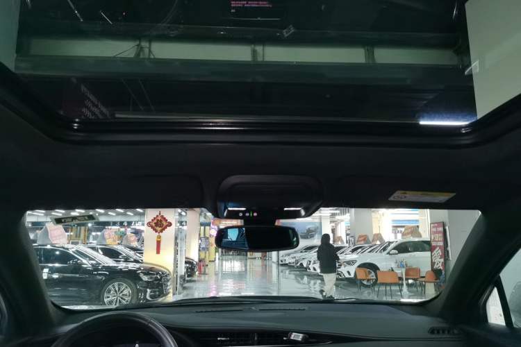 Used Cadillac XT4 2021 28T Two-Wheel Drive Luxury Version
