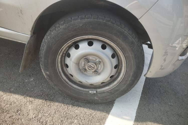 Used Jinbei Hiace X30 2023 1.5L Super-Enjoyment Van 2/5 Seats Non-Air-Conditioned Version SWC15M Right Front Wheel Hub