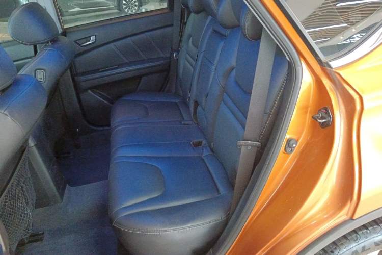 Used Luxgen U6 SUV 2015 1.8T Fashion Edition Left Rear Seat