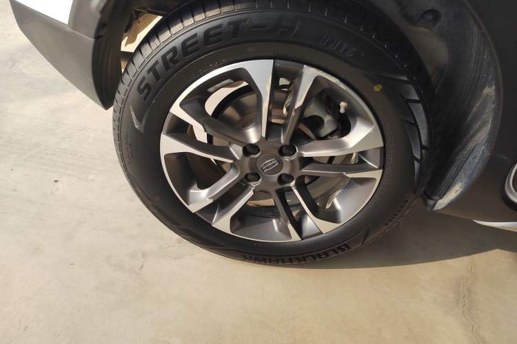 Used Geely Auto Vision X3 2019 Upgraded Model 1.5L CVT Elite Version
