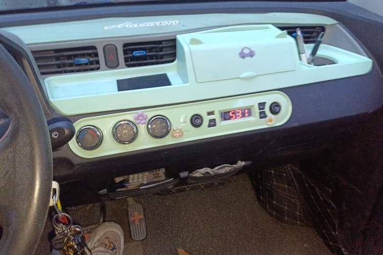 Used Wuling Hongguang MINIEV 2022 Macaron Fashion Model Lithium Iron Phosphate Audio And AC Panel