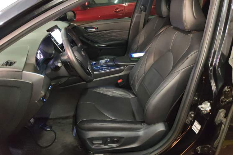 Used Toyota Avalon 2019 2.5L Touring Premium Version China VI Standard Left Front Seat