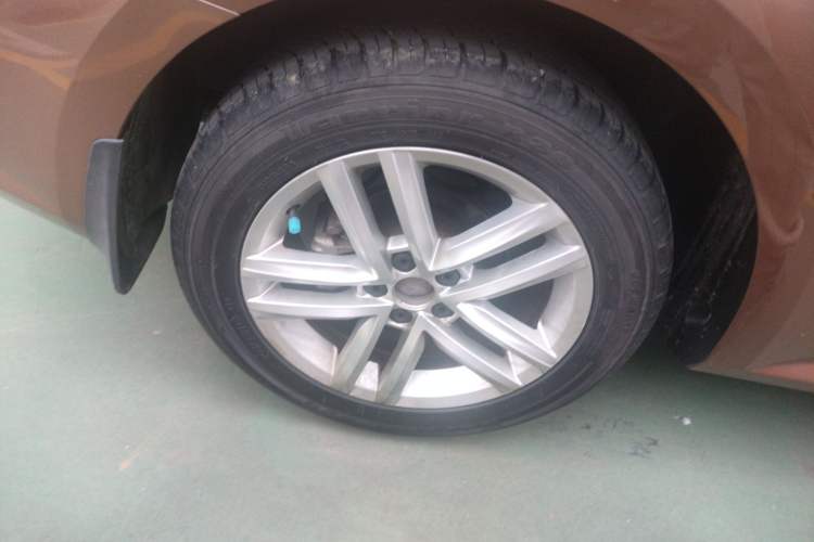 Used Volkswagen Gran Lavida 2015 230TSI DSG Comfort Edition
