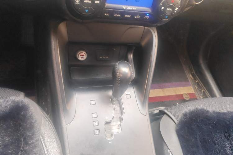 Used Hyundai ix35 2013 2.0L Automatic Two-Wheel Drive Smart GLS China IV Standard