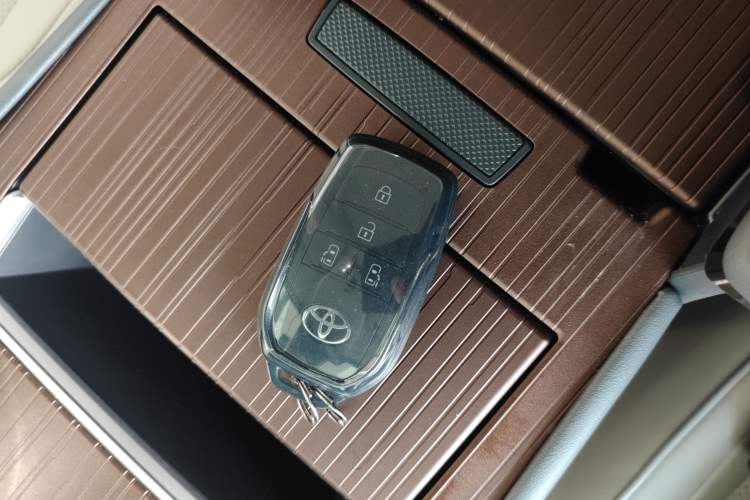 Used Toyota Sienna 2024 2.5L Hybrid Comfort Edition