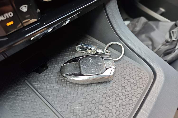 Used GAC Trumpchi GS8 2022 Double-Energy Series 2.0TM Two-Wheel Drive Prestige Edition (6 Seats) Vehicle Key