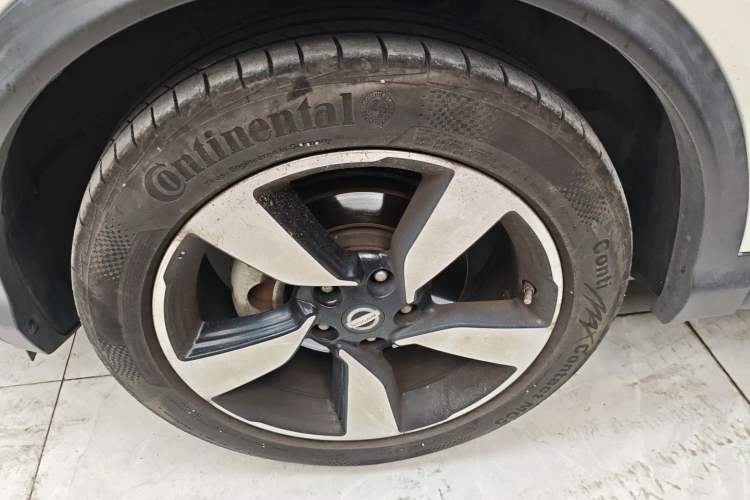 Used Nissan Qashqai 2016 2.0L CVT Deluxe Edition Left Front Wheel Hub