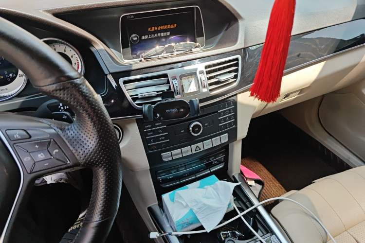 Used Mercedes-Benz E-Class 2015 E 260 L Sport & Fashion Model Audio And AC Panel