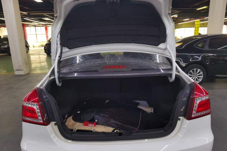 Used Geely Auto Diamond 2016 1.5L Manual Entry-Level Trim
