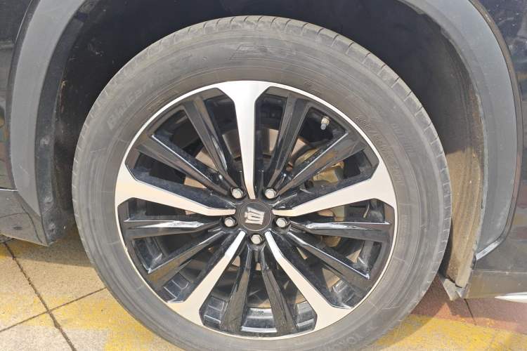 Used Toyota Crown Kluger 2021 2.5L HEV Four-Wheel Drive Premium Edition Right Front Wheel Hub