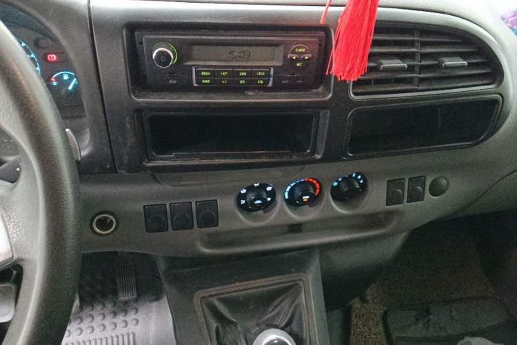 Used JMC Transit 2019 2.8T Commercial Version Long Wheelbase Mid-Roof 6-Seater Rear Single Tire China VI Emission Standard – JX493