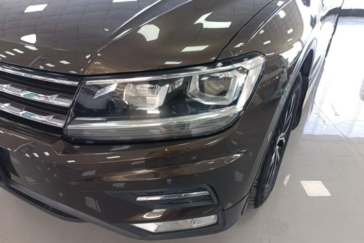 Used Volkswagen Tiguan L 2017 330TSI Automatic Two-Wheel Drive Comfort Edition Left Front Headlight