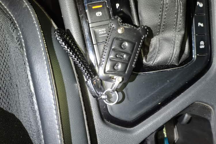 Used Volkswagen Tiguan L 2019 Revised 330TSI Automatic Two-Wheel Drive Smart & Luxury Edition China VI Standard