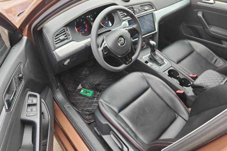 Used Volkswagen Lamando 2017 230TSI DSG Fashion Edition