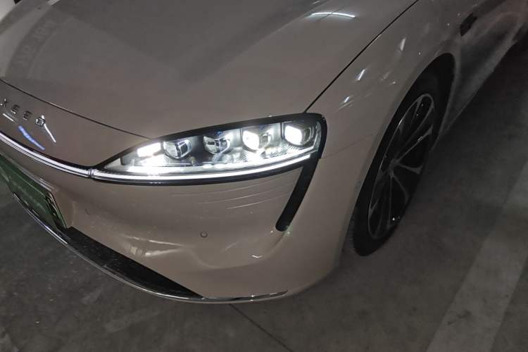 Used Hima Luxeed S7 2025 855 km Max