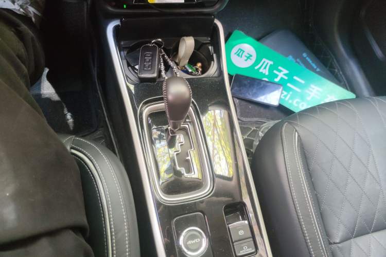 Used Mitsubishi Outlander 2020 2.4L 4x4 Zhi Xiang Edition 5 Seats Gear Lever
