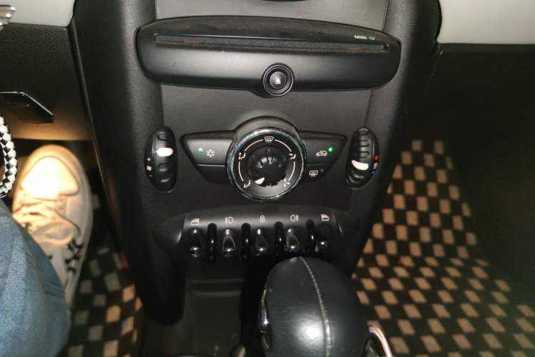 Used MINI 2011 1.6L ONE Audio And AC Panel