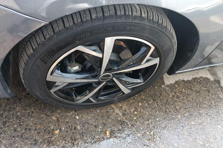 Used Roewe i5 2024 1.5L CVT Luxury Edition