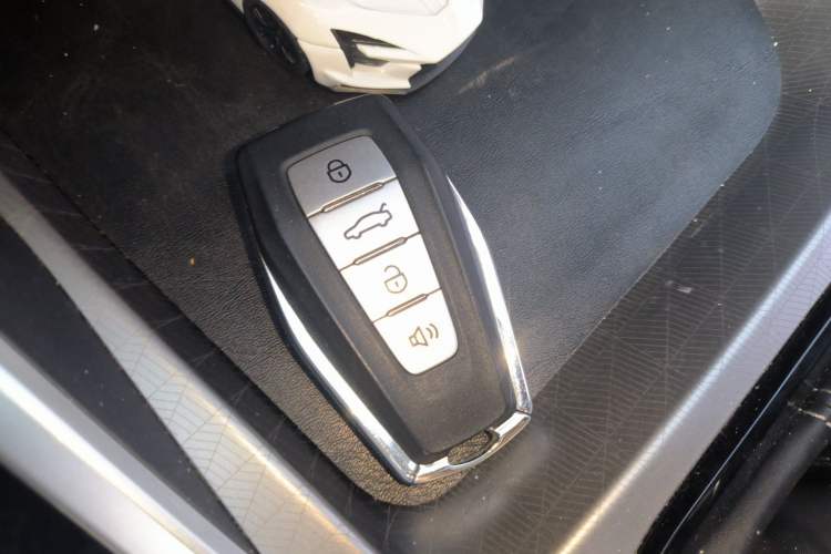 Used Geely Auto Emgrand 2023 4th Generation Champion Edition 1.5L CVT Prestige Model Vehicle Key