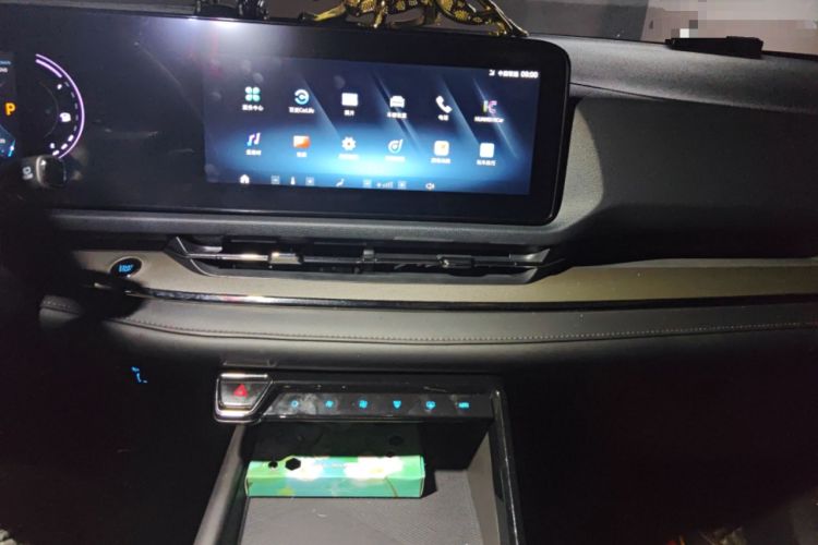 Used Ford Equator Sport 2022 EcoBoost 170 Platinum Edition Audio And AC Panel