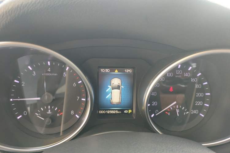 Used Haval H8 2015 2.0T Two-Wheel-Drive Luxury Version