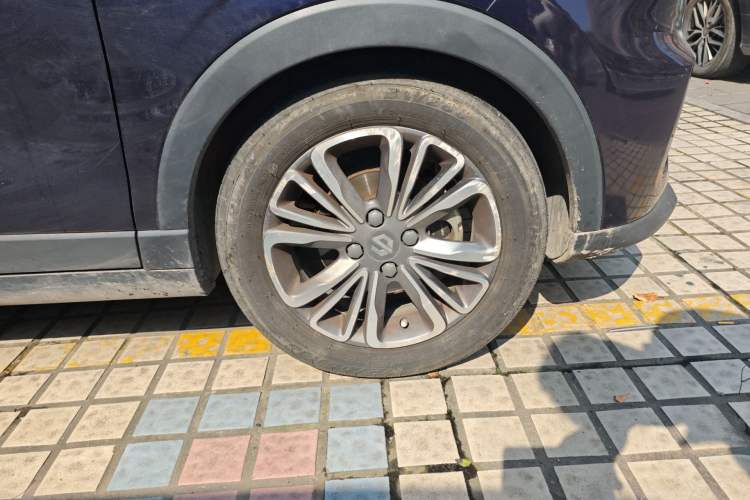 Used Leapmotor T03 2021 400 Comfort Edition Right Front Wheel Hub