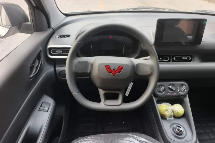 Used Wuling Hongguang New Energy 2025 Extended-Range Hybrid 50 km Standard Version