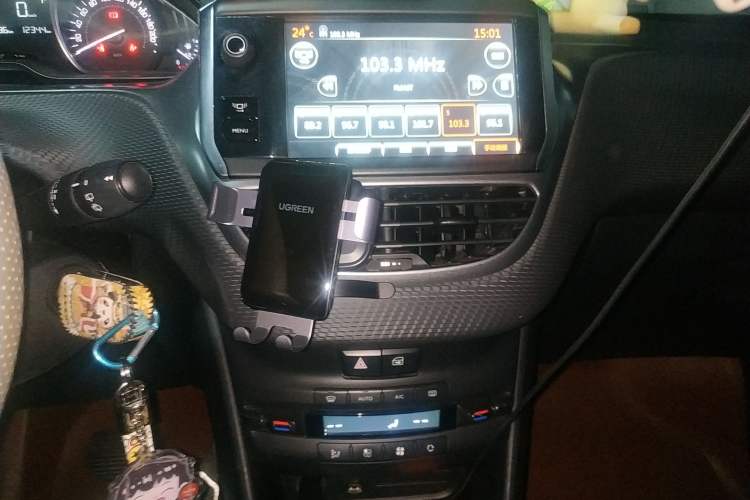 Used Peugeot 2008 2014 1.6L Automatic Fashion Edition Audio And AC Panel