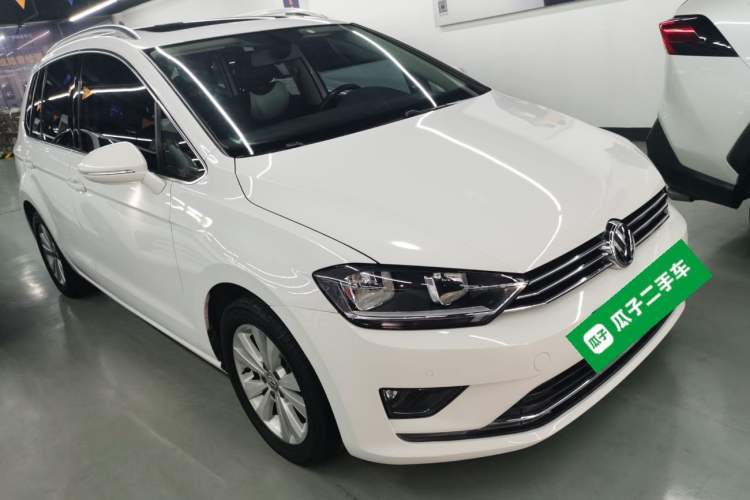 Used Volkswagen Golf Sportsvan 2018 230TSI Automatic Trend Edition Front Right 45 Deg