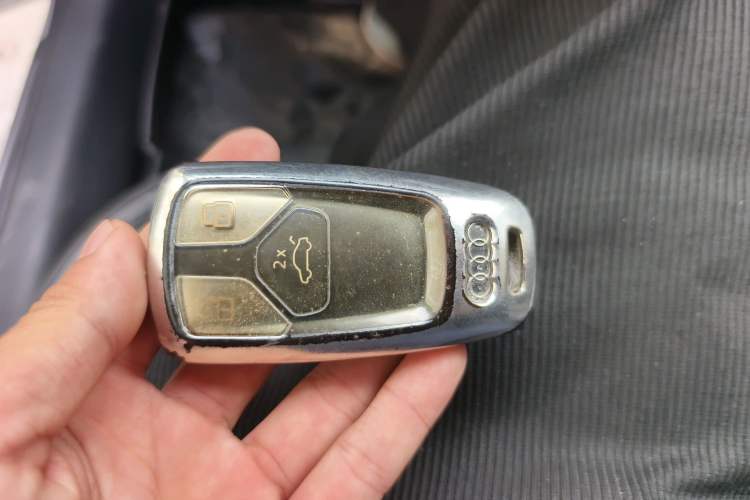 Used Audi A4L 2019 40 TFSI Fashion Edition China VI Emission Standard
